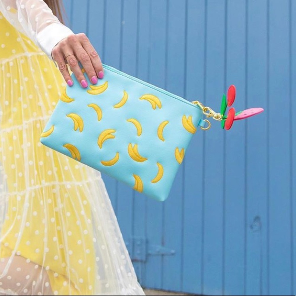 Studio DIY Banana Clutch